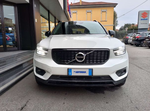 Volvo XC40 T3 Geartronic 120 kW image number 2