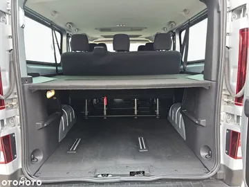 Car image 32