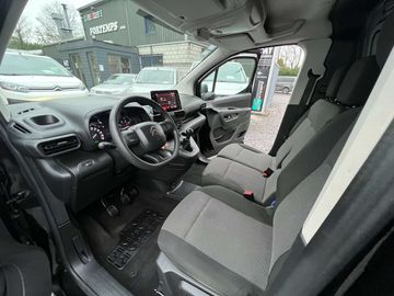 Car image 24