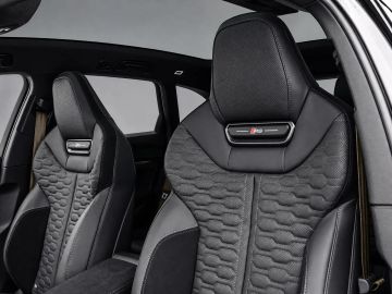 Car image 30