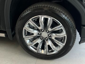 Car image 26