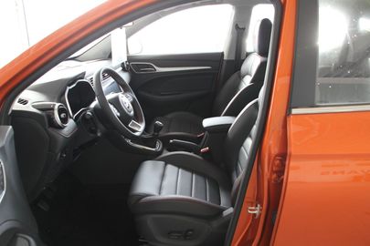 Car image 11