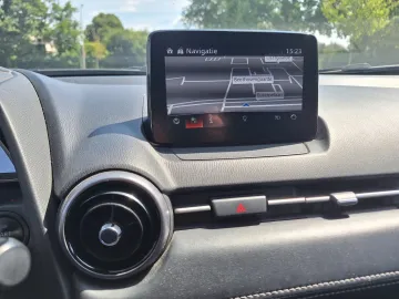 Car image 27