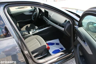 Car image 35