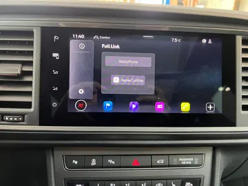 Car image 25