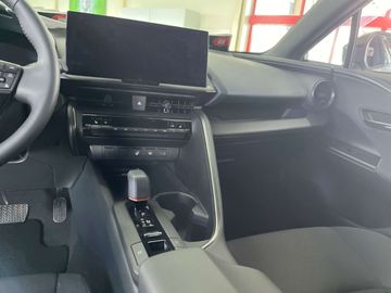 Car image 10