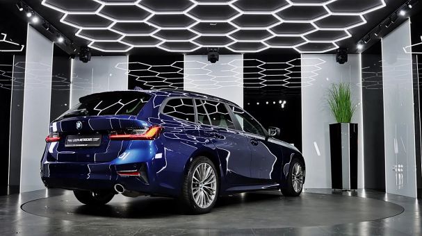 BMW 320d Touring xDrive 140 kW image number 7