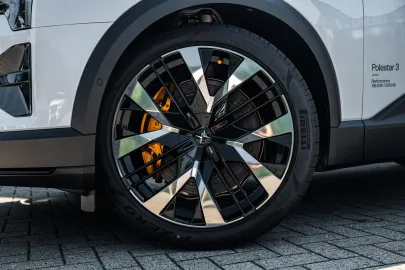 Car image 32