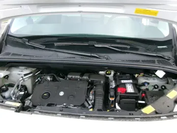 Car image 32