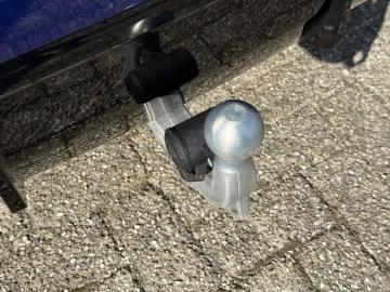 Car image 36