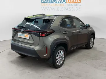 Car image 5