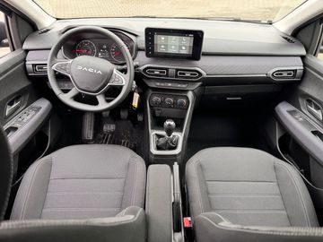 Car image 14