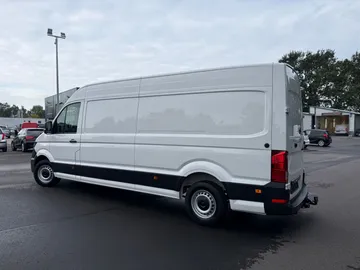 Car image 37
