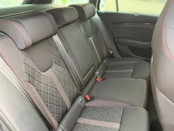 Car image 28
