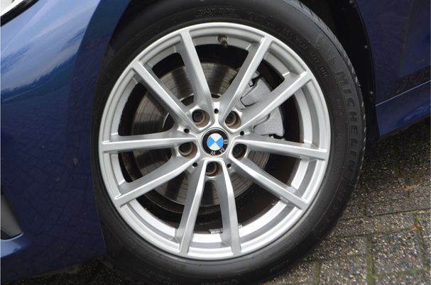 BMW 320i Touring 135 kW image number 6