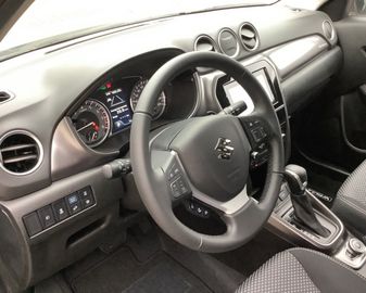 Car image 11