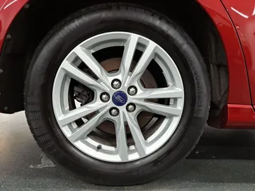 Car image 27