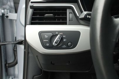 Car image 37