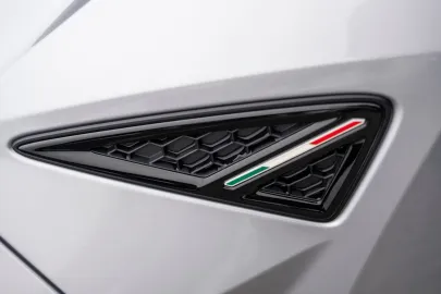 Car image 30