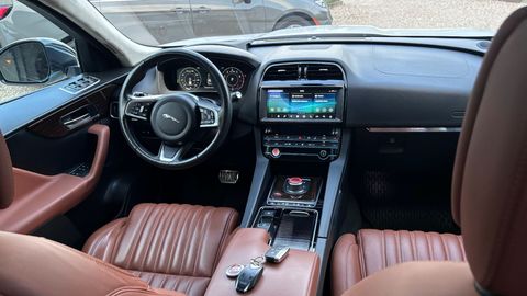 Car image 26