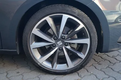 Car image 35
