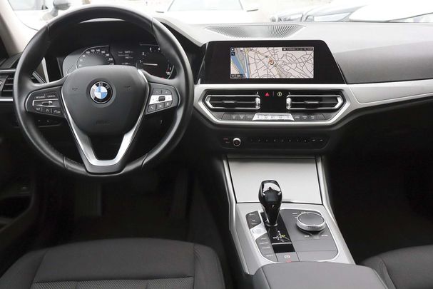 BMW 318i Touring 115 kW image number 6