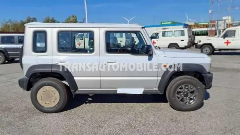 Car image 4
