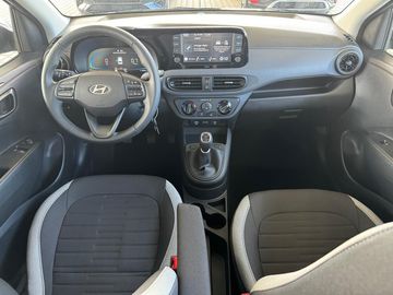 Car image 10