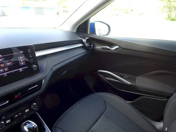 Car image 27