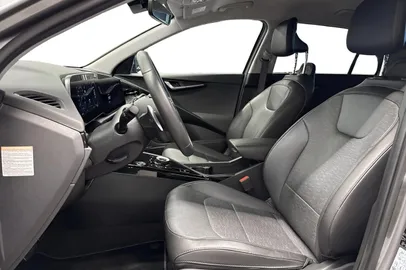 Car image 11