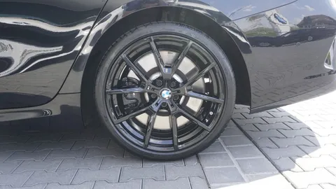 Car image 35