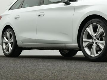 Car image 29