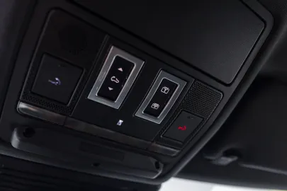 Car image 44
