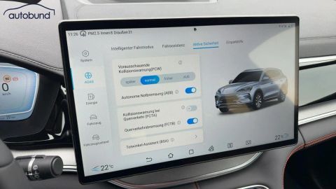 Car image 30