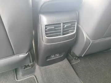 Car image 34