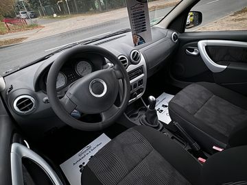 Car image 11