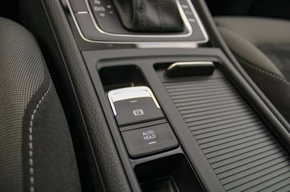 Car image 36