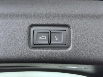 Car image 47