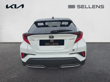 Car image 3