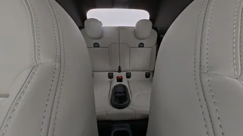 Car image 26