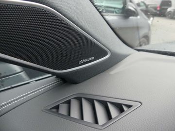 Car image 33