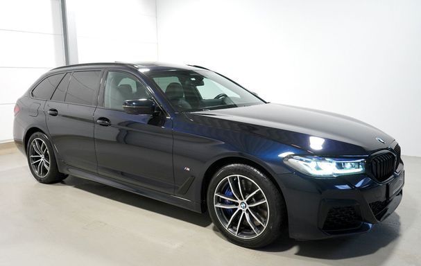 BMW 540d Touring xDrive 250 kW image number 2