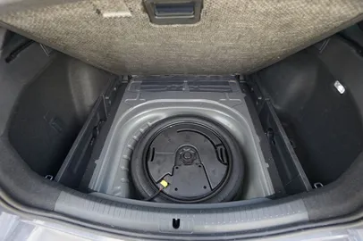 Car image 30