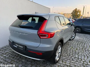 Car image 38