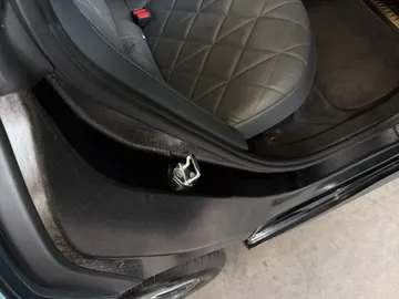 Car image 33