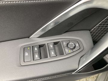 Car image 37