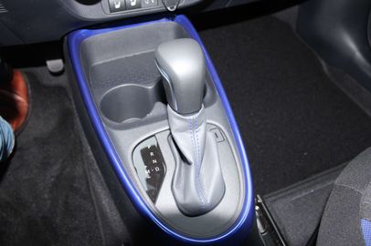 Car image 26