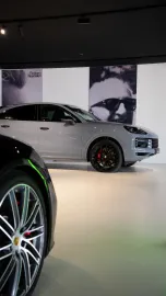 Car image 40