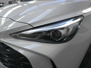 Car image 24