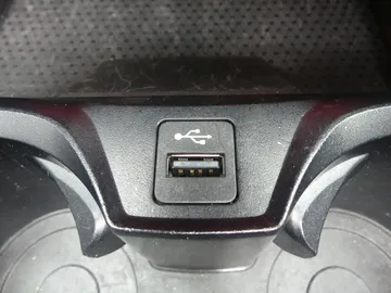 Car image 34
